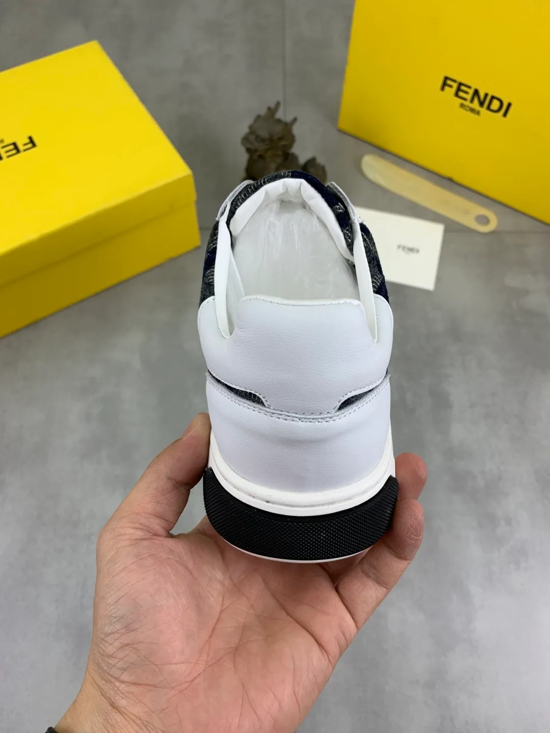 ​Men's shoes 💰P420 💰[New style] little monster 🆘 New style at FENDI counter 🕶️🕶️Simple routing effect, showing an elegant and cool driving shoe 🎬Using imported calfskin + first-layer pigskin lining🐂Excellent material🎬Detailed workmanship 🤗Comfortable foot feel➰➰. ​Pair it with any outfit to show your taste and temperament, low-key luxury ♻️Design ​simple and elegant ​noble and fashionable 🍃​Very loved and favored by trendy men 💓❤️size: 38-44 4️⃣colors available